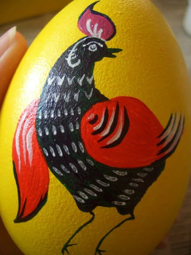 Рисование на яйцах. Расписное пасхальное яйцо Городец. Роспись пасхальных яиц Городецкая роспись. Роспись деревянных яиц. Расписать яйцо акриловыми красками.