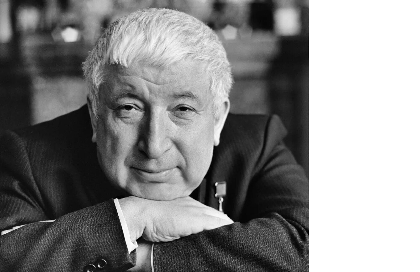 100 лет гамзатову. 100 лет гамзатову