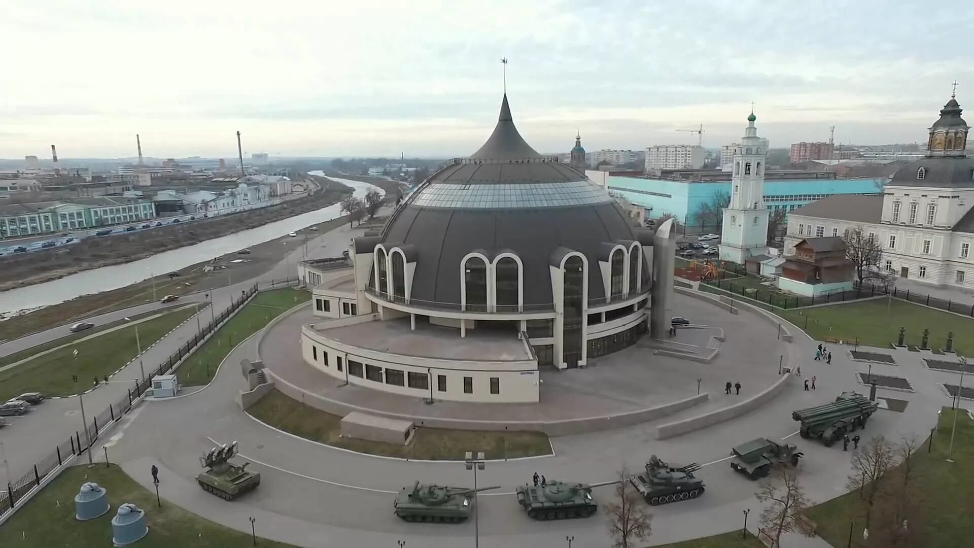 Тула видео обзор. Музей оружия тула. тула оружейная столица. тульский музей оружия сверху. музей оружия тула вид сверху.