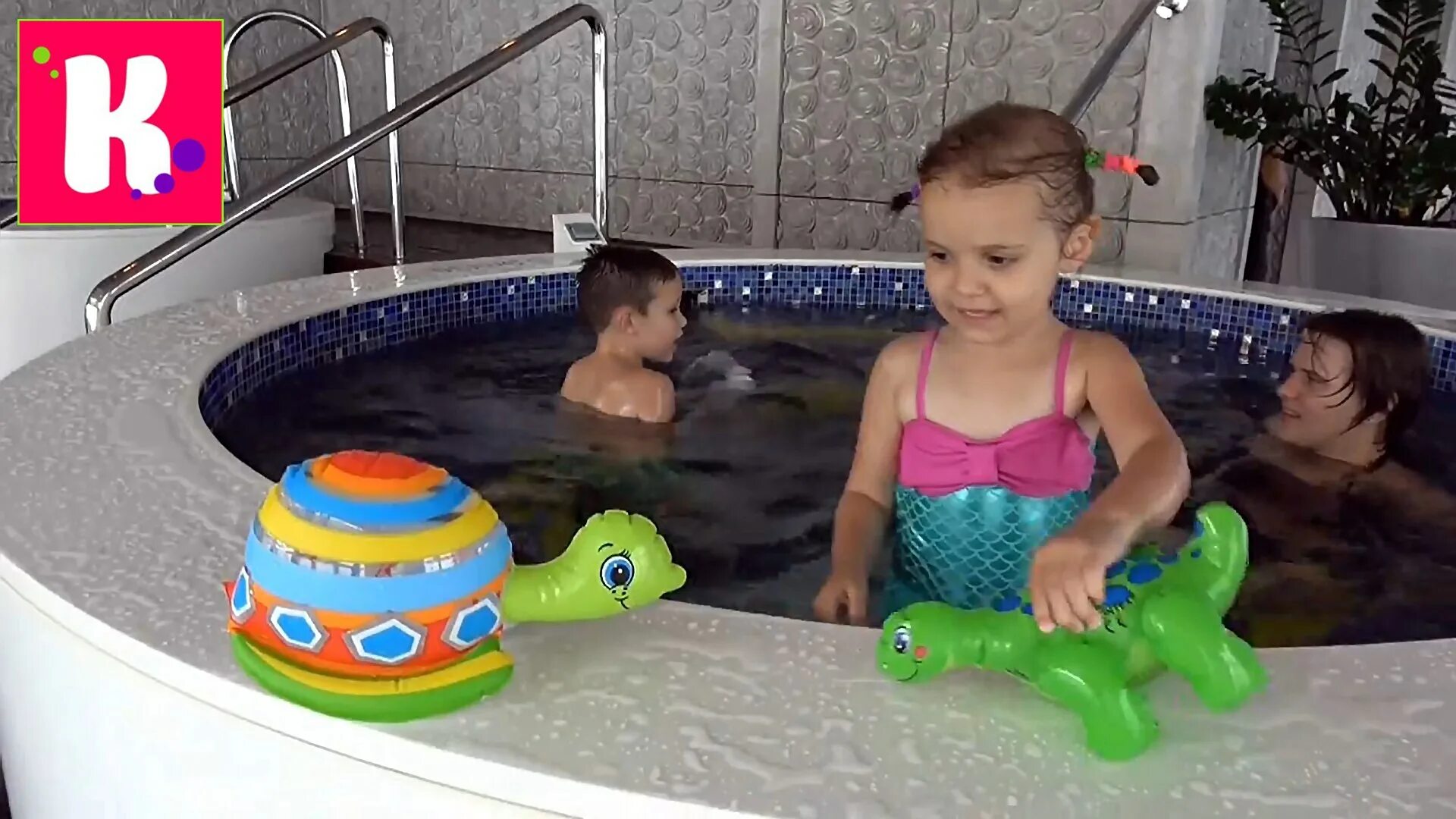 Макс и катя видео побольше. Катя и макс катя и макс. Мистер макс орбиз бассейн. Мистер макс и кейти. Канал катя и макс.