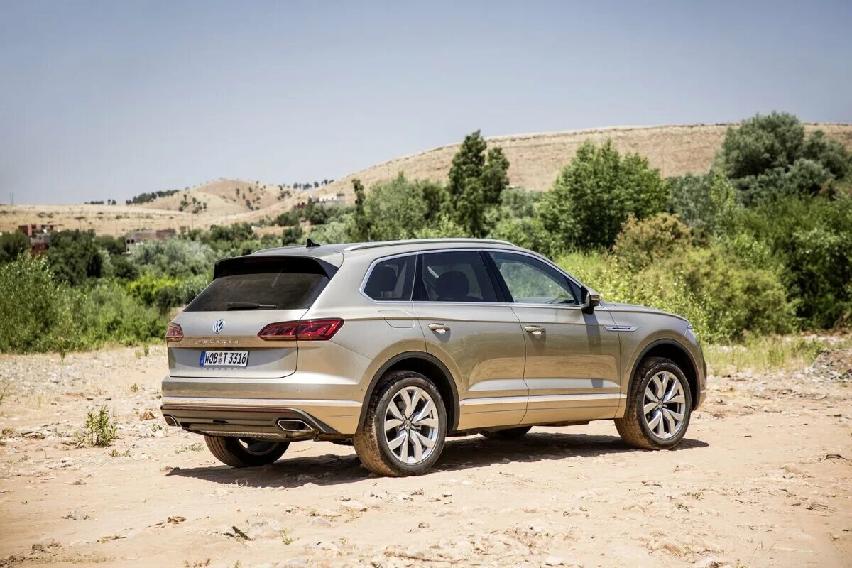 Volkswagen touareg 2018. Фольксваген Туарег 2018. Volkswagen Туарег 2018. Новый Фольксваген Туарег 2023. Фольксваген Туарег 2019.