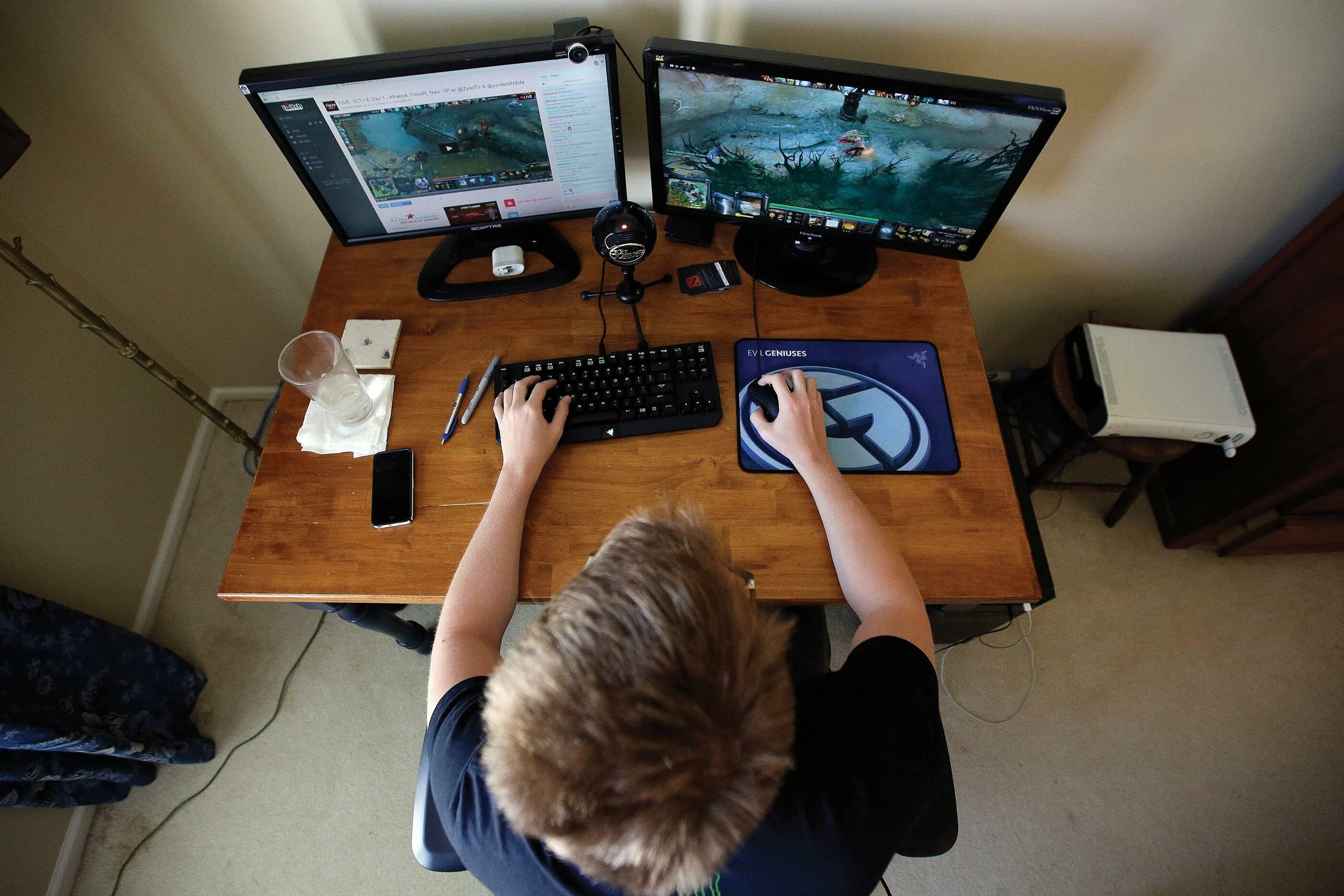 Monitoring play