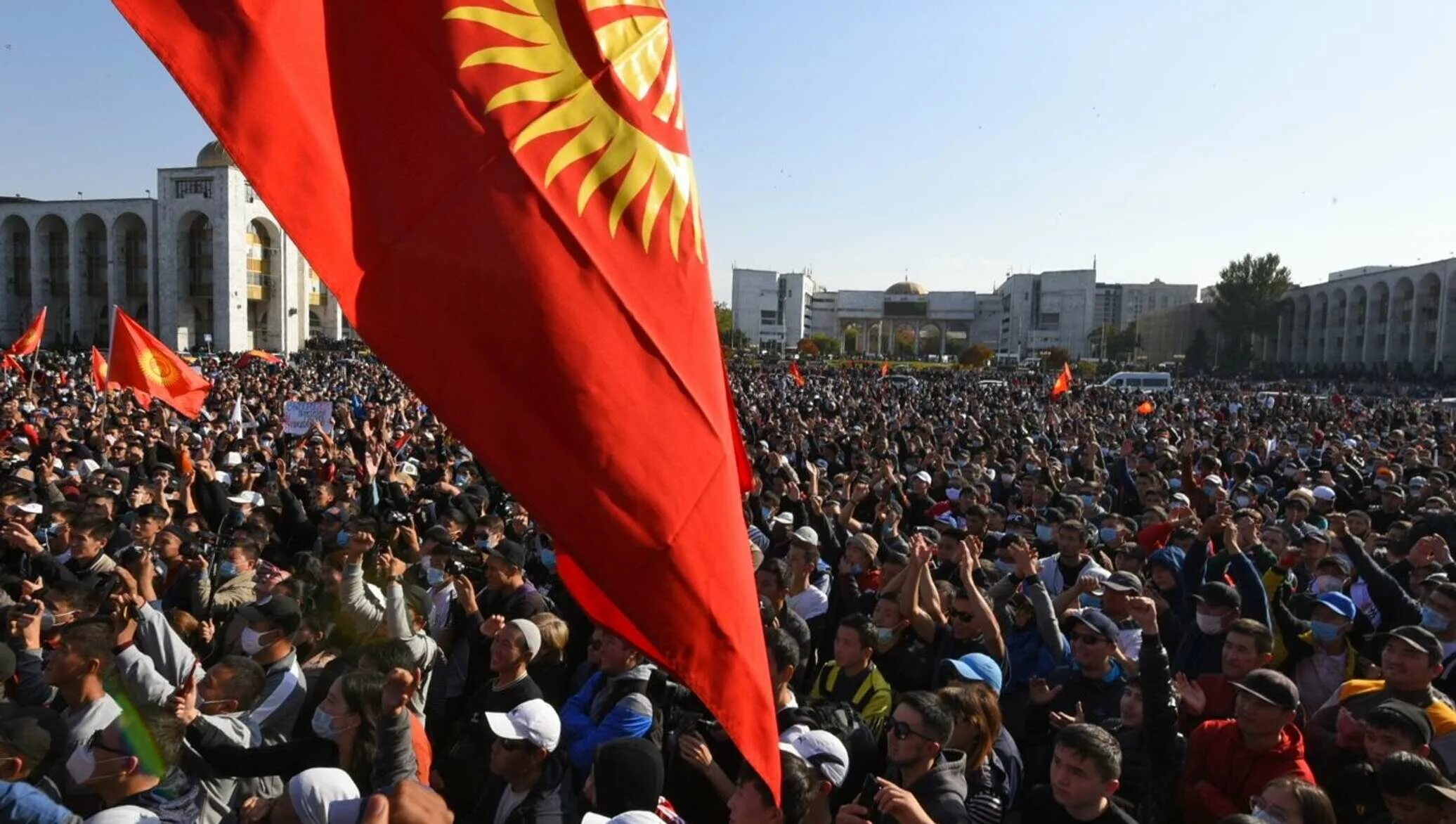 Киргизии 2010. Дынная революция в кыргызстане 2005. революция кыргызстан 2010. кыргызстан революция 2025. тюльпановая революция в киргизии 2005.