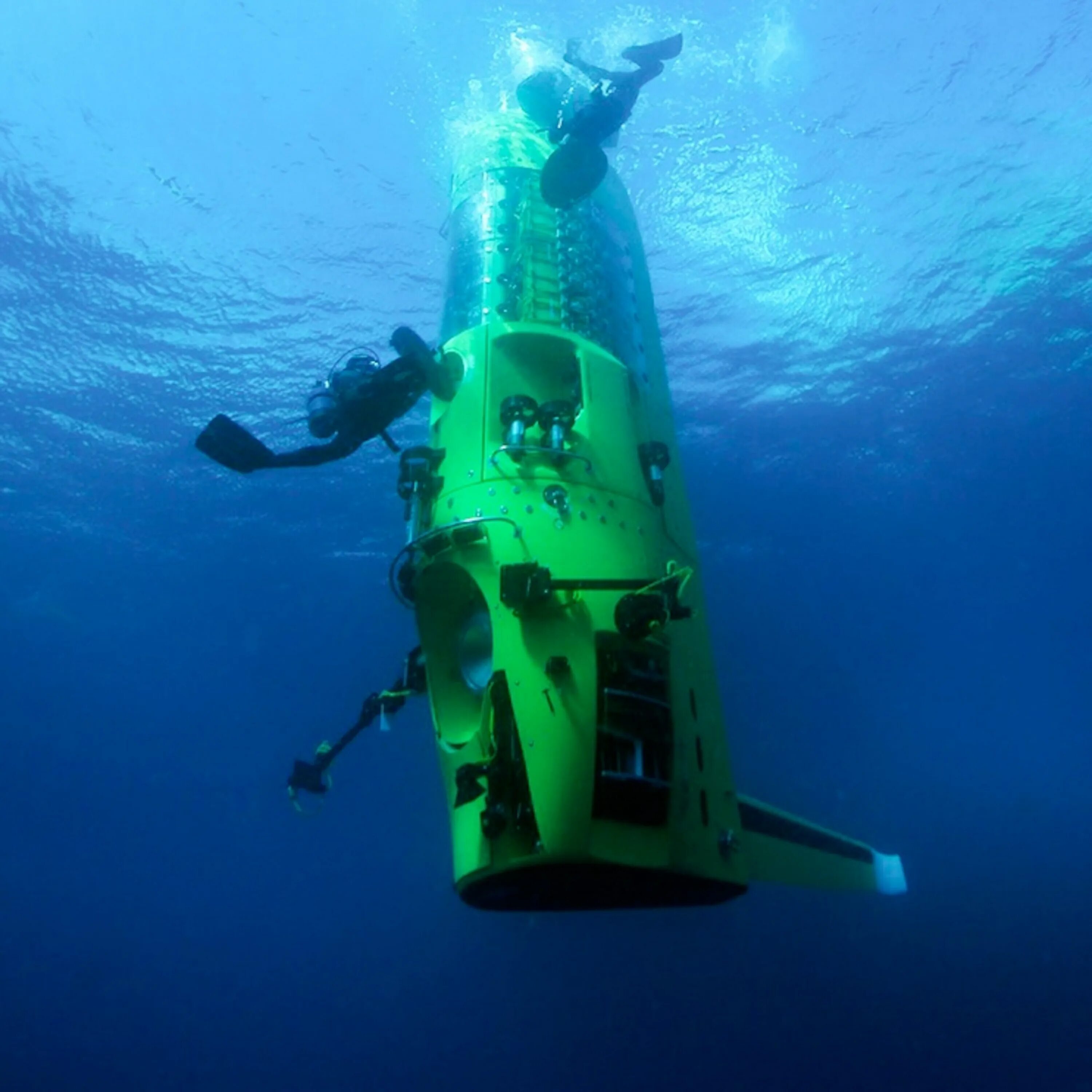 Человек на дне марианской впадины. Батискаф Джеймса Кэмерона. Deepsea Challenger Батискаф.