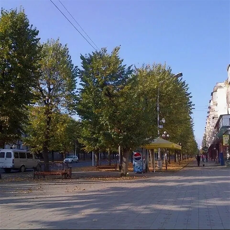 Улица ленина нальчик. Улица ленина нальчик. Нальчик центральная улица. Кавказ город нальчик. Нальчик улица ленина 18.