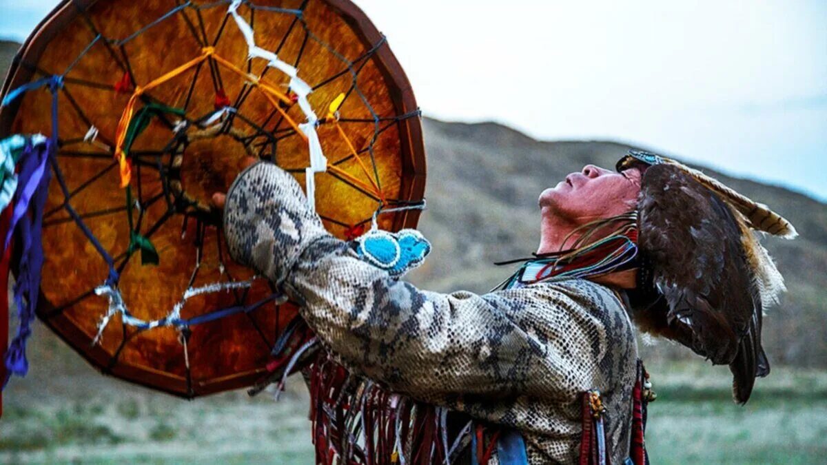 Сибирский шаман якут. Шаман тыва. Шаман тыва. Монгольский шаманизм хара тэнгэри. Шаман тэнгри.