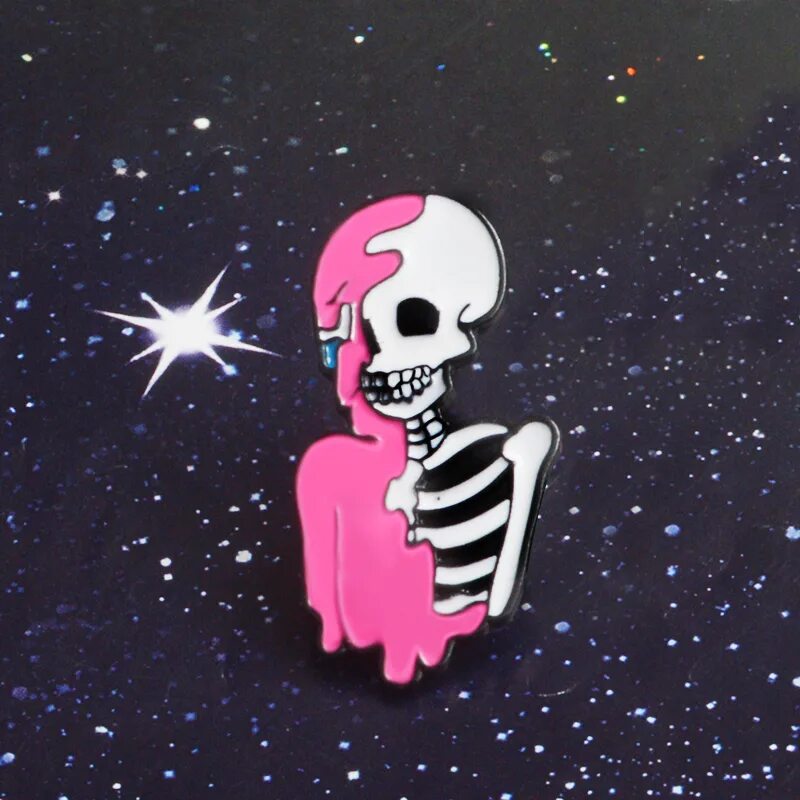 Фиолетовый скелет. Kordhell. Скелеты романтика. Фиолетовый скелет. Фиолетовый череп.