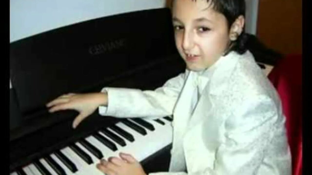 Am логотип. Ma las. Логотип. Фото пизанской башни в италии. Secret garden restaurant ереван.