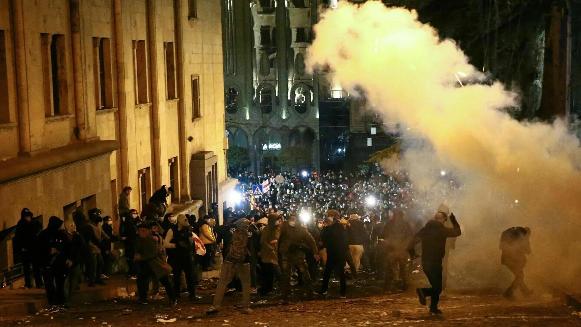 Грузия события сегодня свежие новости. Протесты в Грузии 2023. Протесты в Грузии март 2023. Тбилиси парламент протесты. Митинги в Тбилиси 2023.