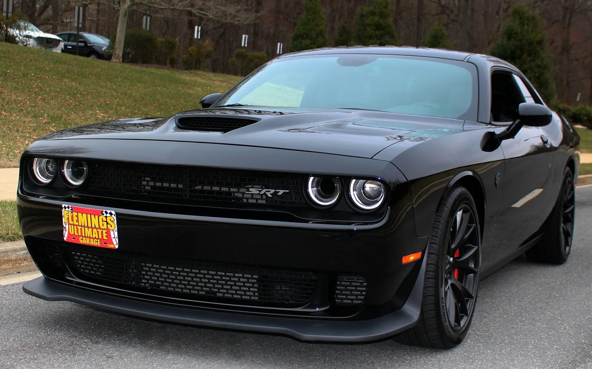 Сколько стоит додж. Додж Челленджер 2016. Dodge Challenger srt 2016. Додж Челленджер Хеллкэт. Додж Челленджер СРТ Хелкат.