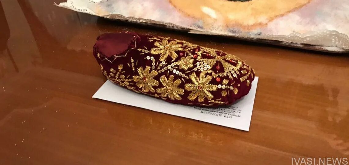 Тапочки святых. Тапочки спиридона тримифунтского. тапочки святителя спиридона. изношенные тапочки спиридона тримифунтского. чудо святителя спиридона стоптанный тапочек.