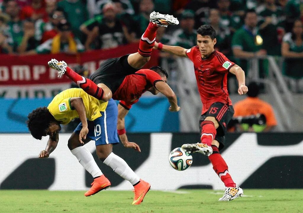 Разбившиеся футболисты. Футболисты Бразилии.