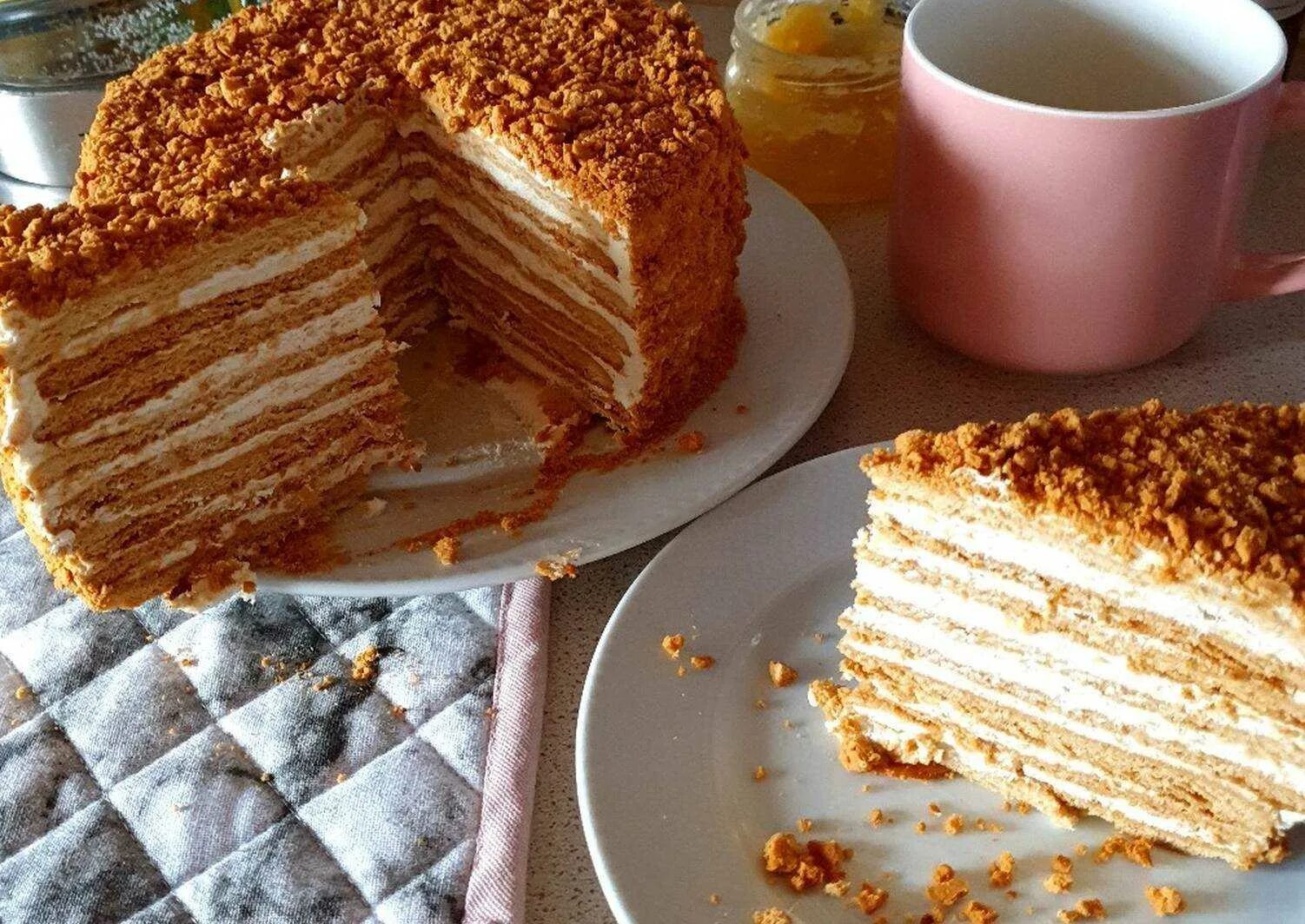 Сметанник наполеон медовик. Торт минутка. Наполеон бонапарт торт. Наполеон выпечка. Торт слоеный рецепт классический.