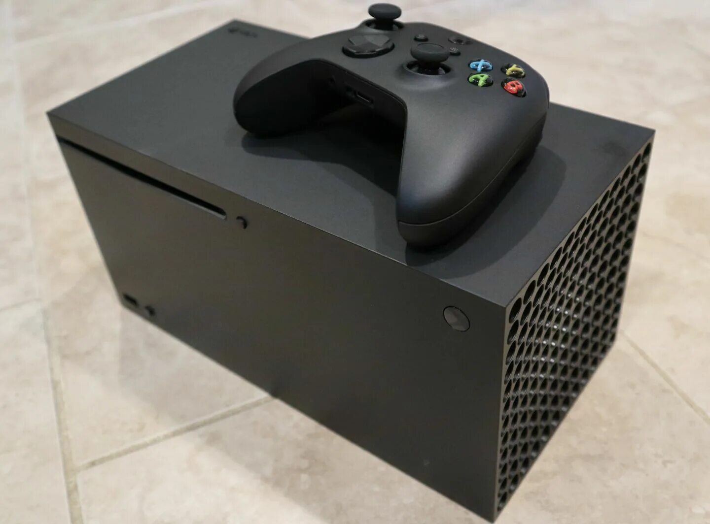 Xbox series x дата выхода в россии. Xbox Series x. Xbox Series x 1000 GB. Xbox 2021. Игровая приставка Microsoft Xbox Series x 1000 ГБ SSD, черный.