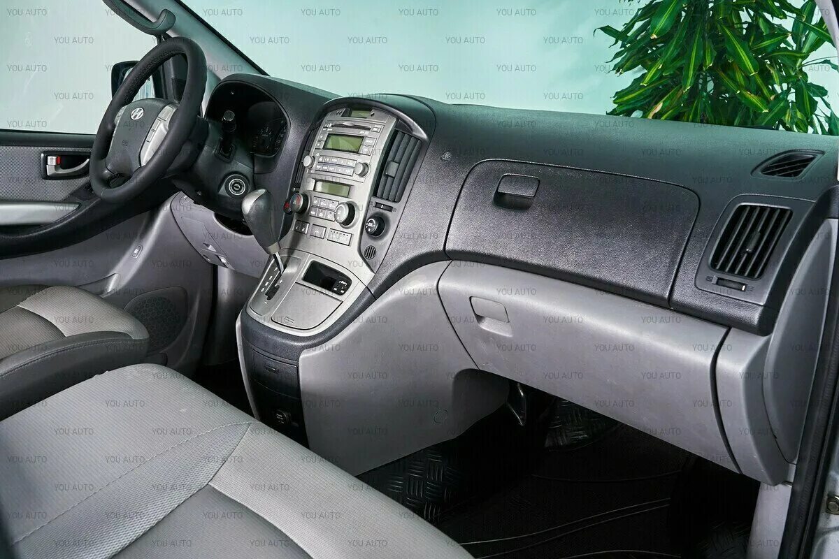 Grand Starex 2011. Интерьер Hyundai Starex h1 1997-2007. Хендай Гранд Старекс 2011 года. Grand Starex 2011 бар. Старекс 2001 год