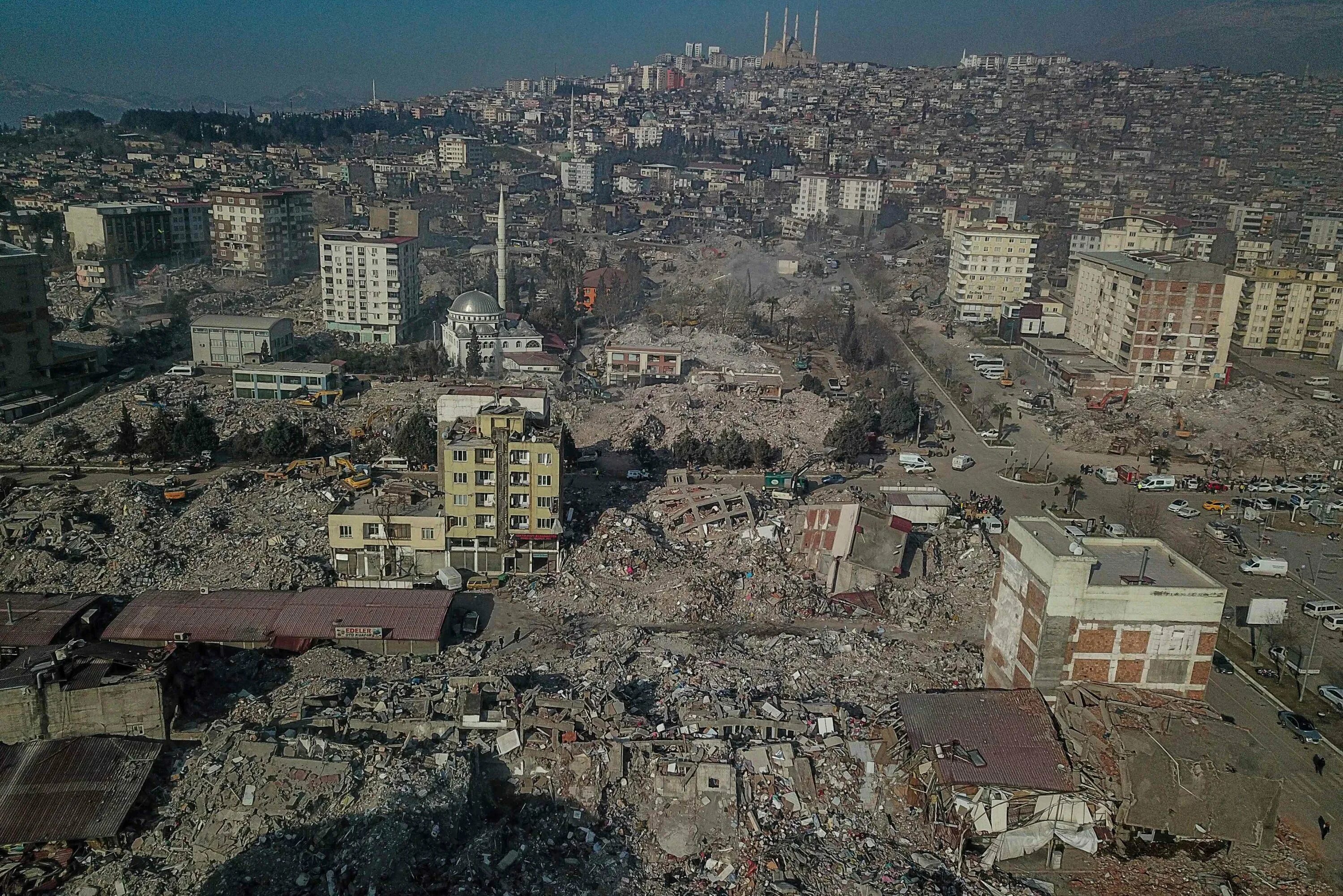 Землетрясение 5 8. Стамбул землетрясение. Землетрясение в Турции 2023. Стамбул до землетрясения.