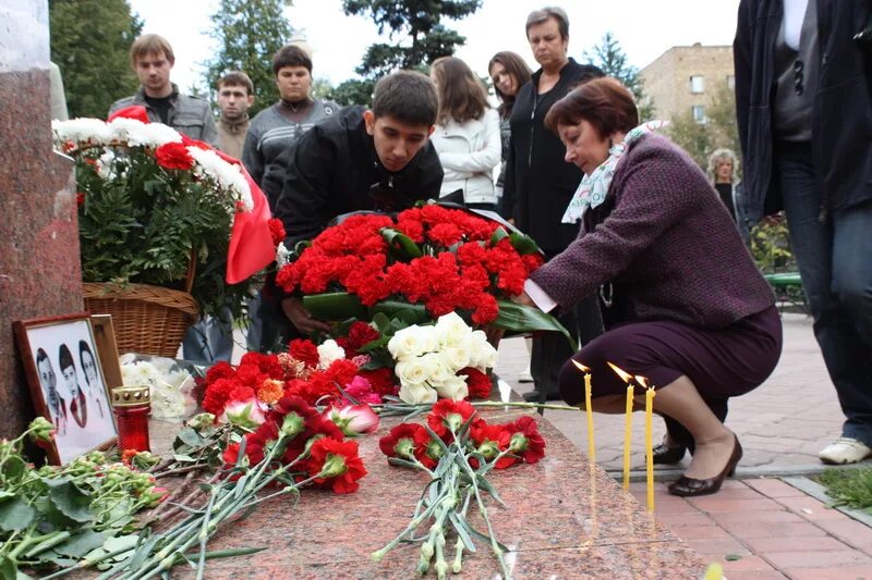 Теракт в москве на каширском шоссе. Каширское шоссе теракт 1999. 13 Сентября 1999 Каширское шоссе. Взрывы на каширке и Гурьянова 1999.