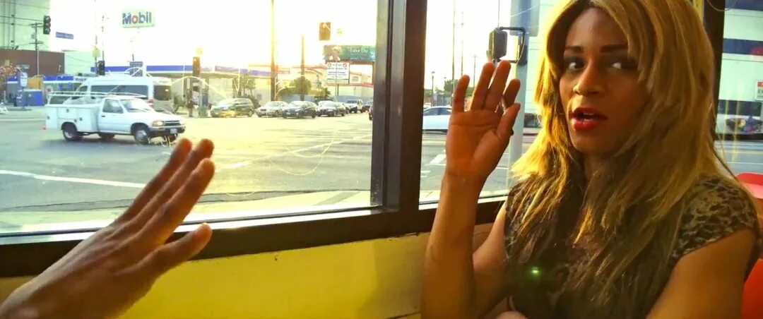 Tangerine 2015. Шон бейкер мандарин. tangerine 2015 таксист.
