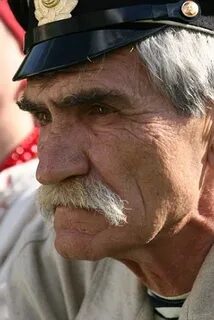 Лесь сердюк