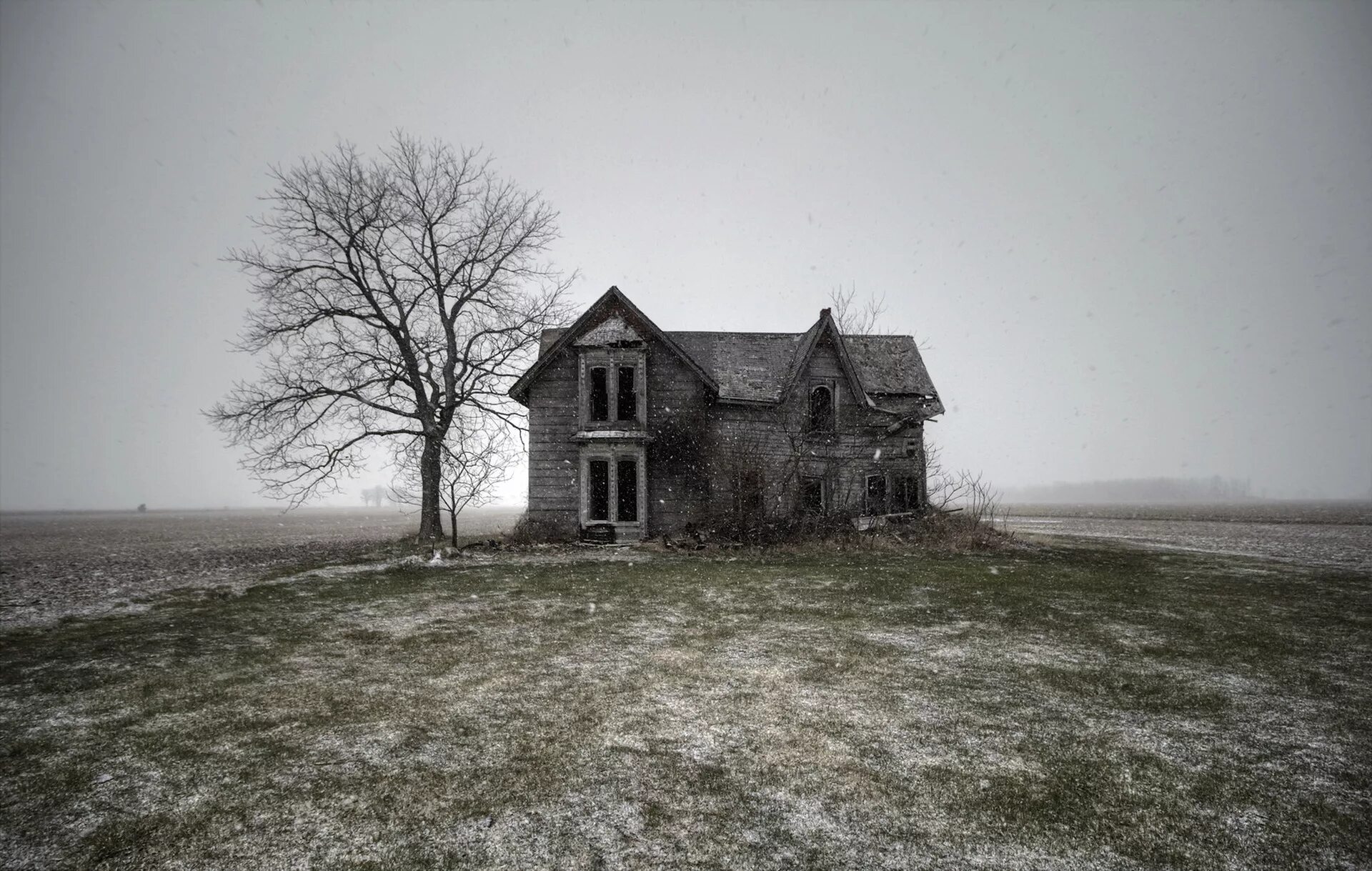 Gloomy village. Заброшенный дом в Уимберли Техас. Страшный дом. Мрачный дом. Старый мрачный дом.