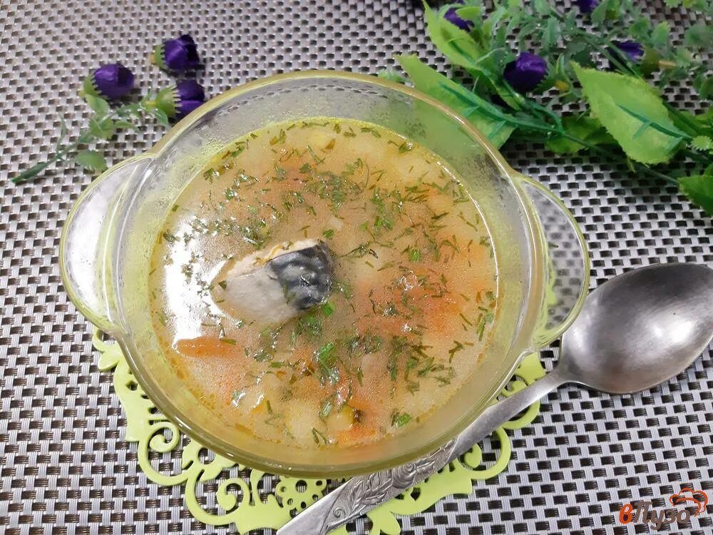 Приготовление супа из скумбрии. Суп из скумбрии. рыбный суп из скумбрии. суп со скумбрией. рыбный суп со скумбрией.