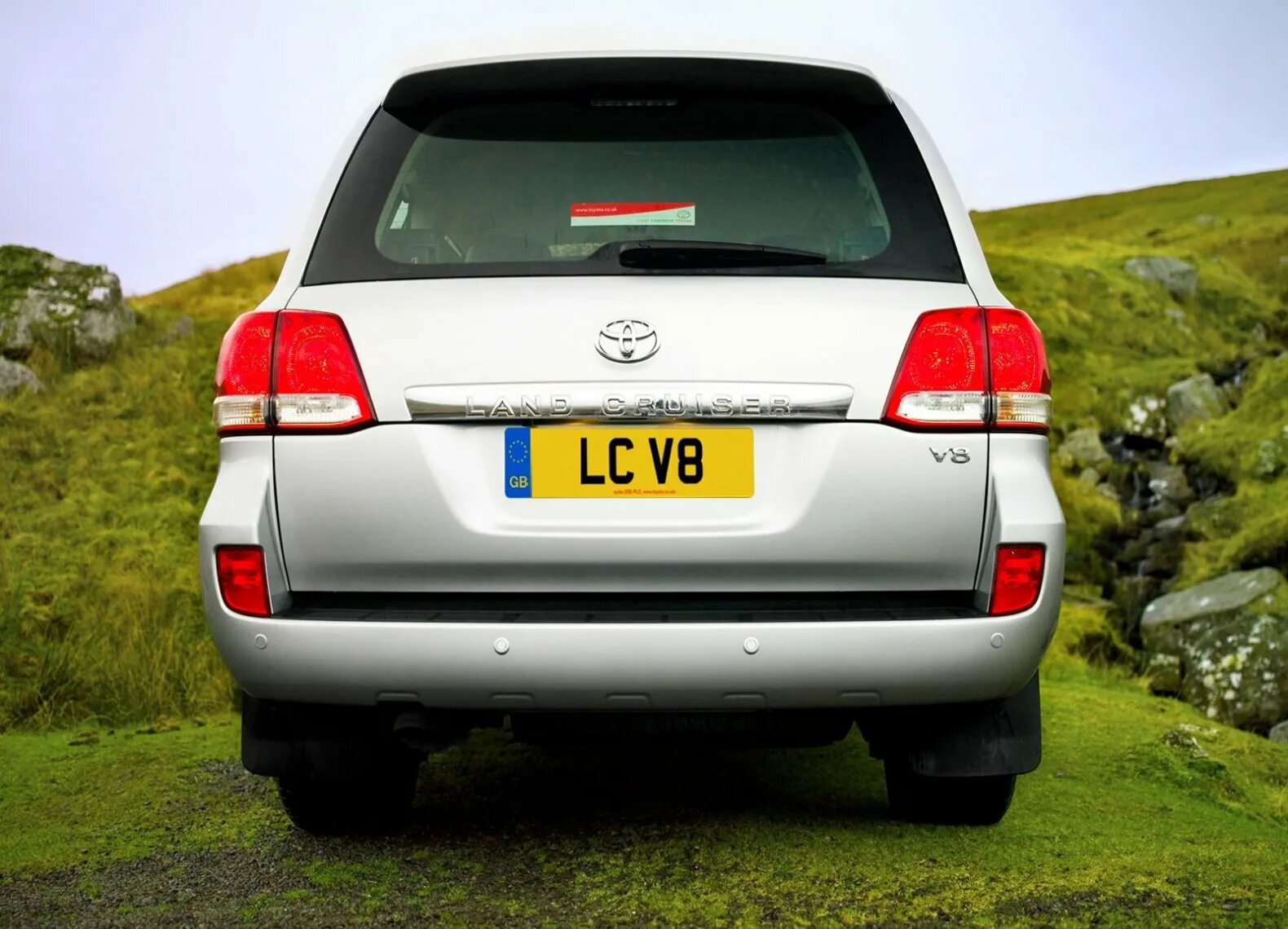 Крузер v8. Toyota land cruiser v8. toyota land cruiser 200 v8 2007. ленд крузер v8 2008. toyota land cruiser v8 specs.
