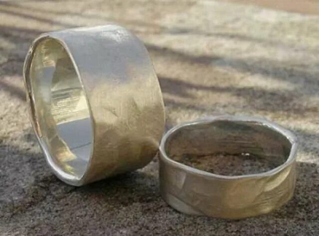 Poor girl ate wedding ring на русском