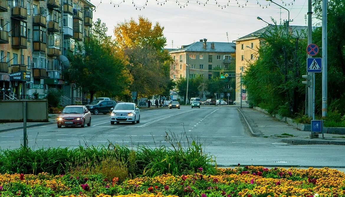 Отделы города усть каменогорска. Усть-Каменогорск улица Ленина 2. Усть Каменогорск улица Дзержинского. Улицы города Усть Каменогорска. Улица Орджоникидзе Усть Каменогорск.