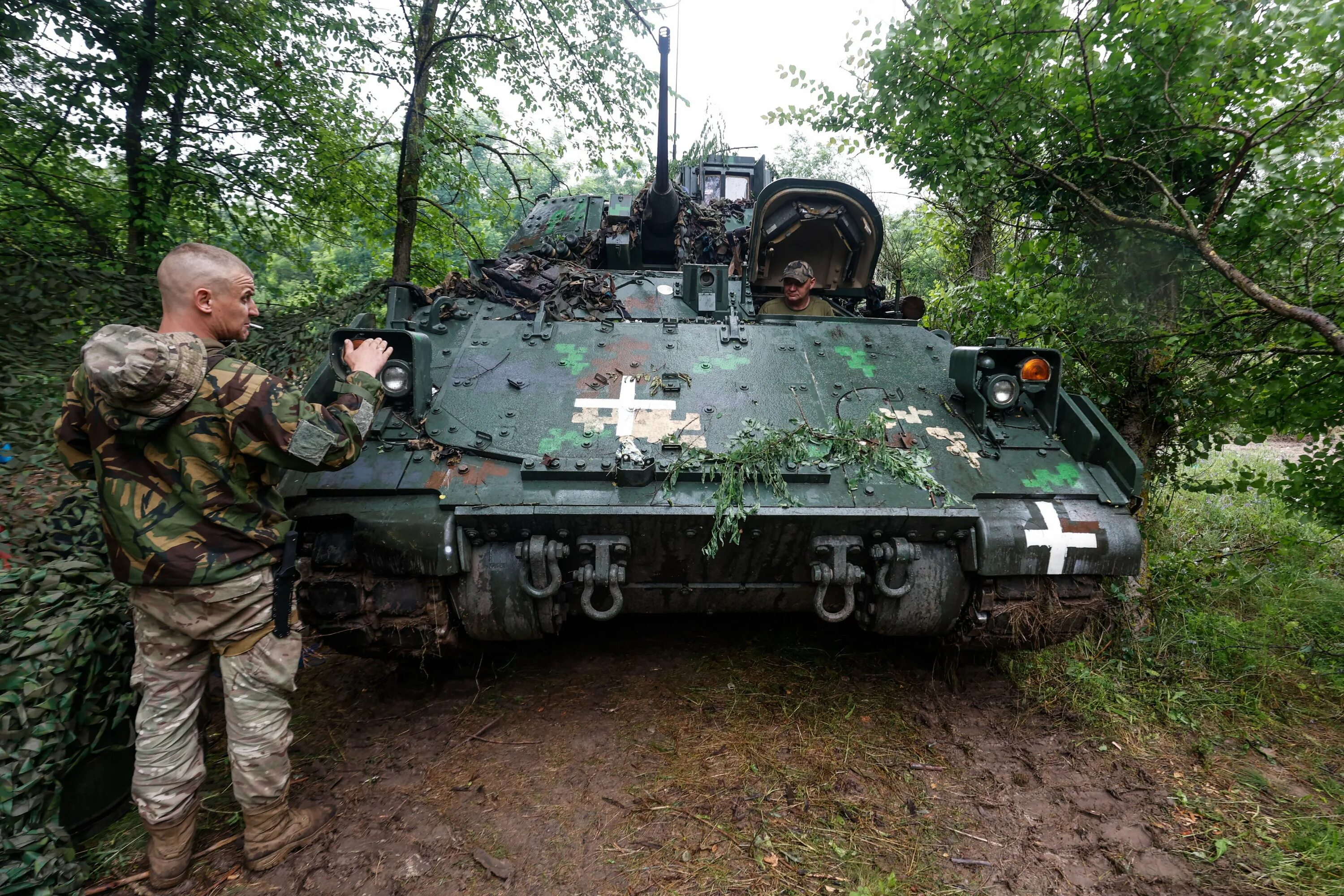 Брэдли на украине. БМП m2 Bradley. БМП Bradley m2 в Украине. БМП Брэдли м1. БМП Bradley ВСУ.