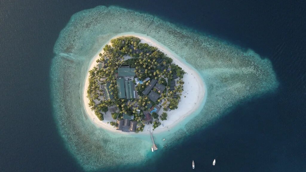 Остров Бандос Мальдивы. Bandos Maldives 4 карта. Bandos Maldives карта острова. Malahini kuda Bandos карта острова. Включи остров на 3