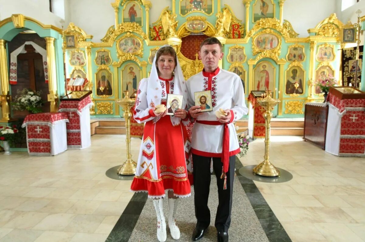 Красная горка в храме. Венчание в православной церкви на красную горку. Празднование праздника красная горка. Церковная красная горка.. Свадьба на красную горку