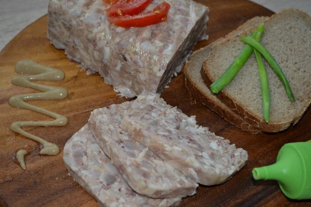 Из чего делают зельц. Зельц из курицы. зельц с чесноком. зельц 1 шт.