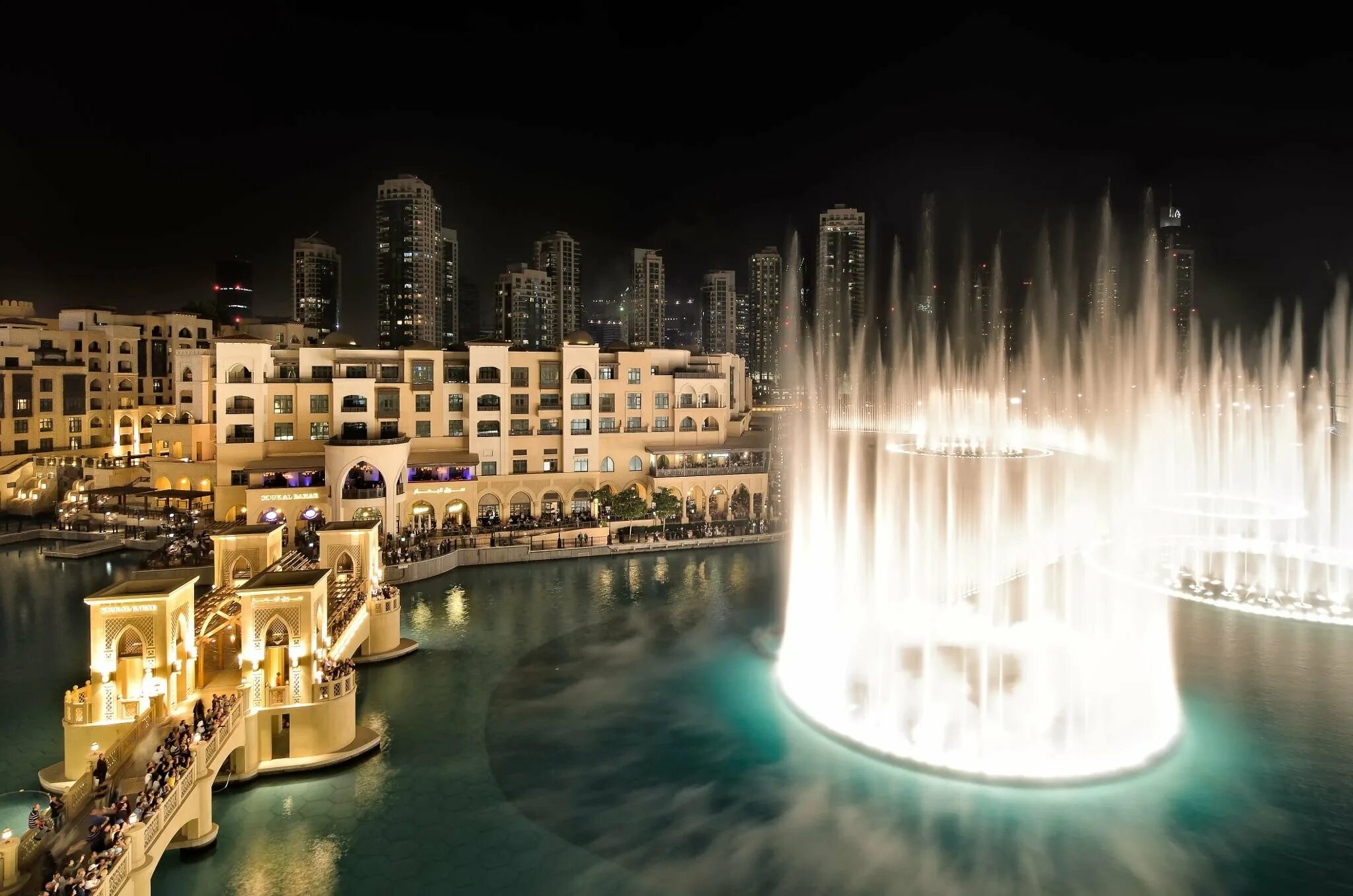 Дубайские видео. Бурдж Халифа фонтаны. Поющие фонтаны Бурдж Халифа. Поющие фонтаны в Дубае (фонтан Дубай). Фонтан Дубай (Танцующий фонтан) / Dubai Fountain.