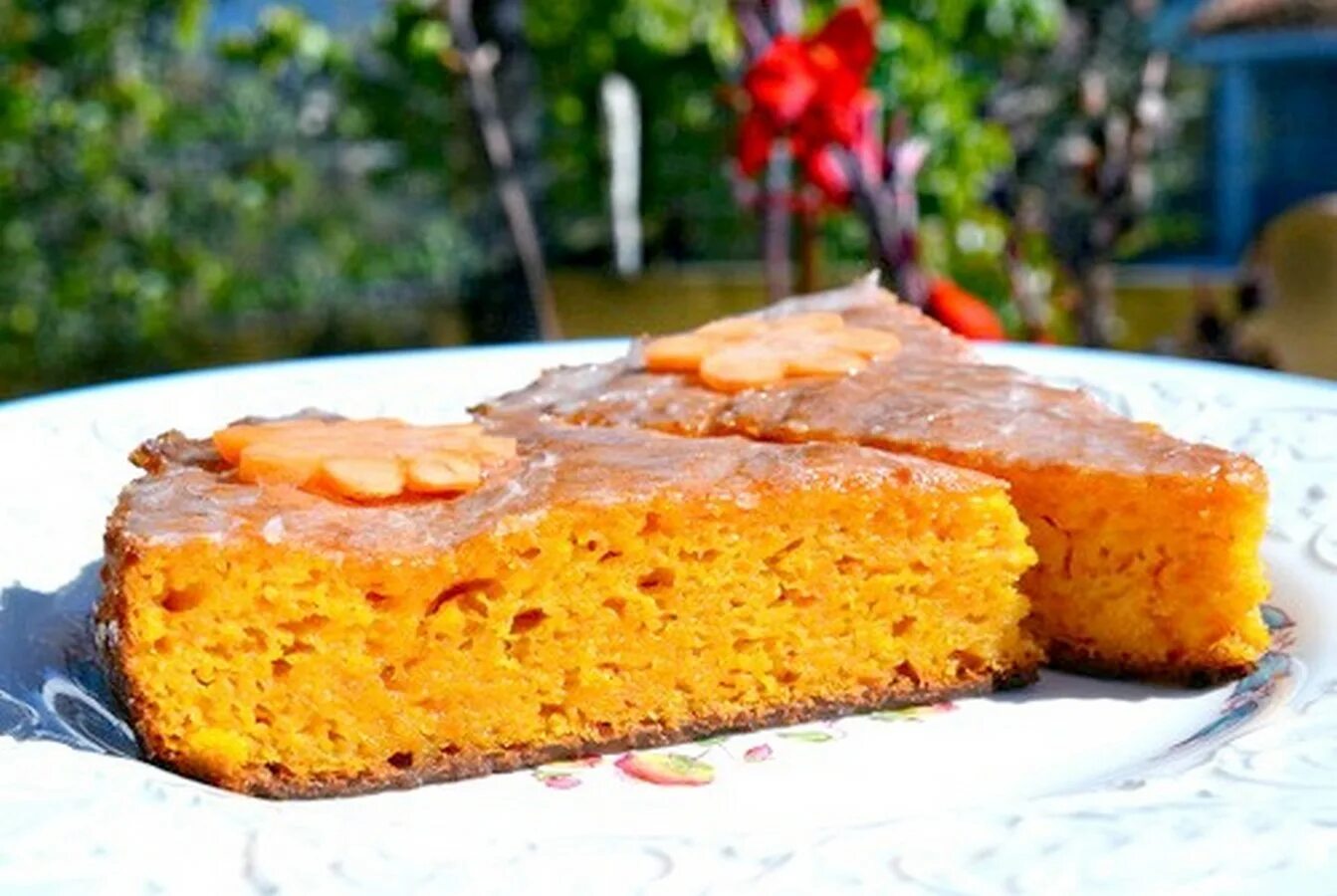 Морковный пирог привет кухонька. Пирог морковник обыкновенный. Морковный пирог ПП 100 грамм. Морковный пирог с апельсином.