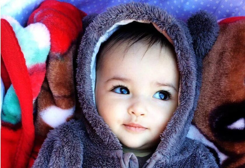 У светлоглазых рождаются кареглазые дети. Красивые малыши. Красивые дети мальчики. Самые красивые малыши. Дети с голубыми глазами.