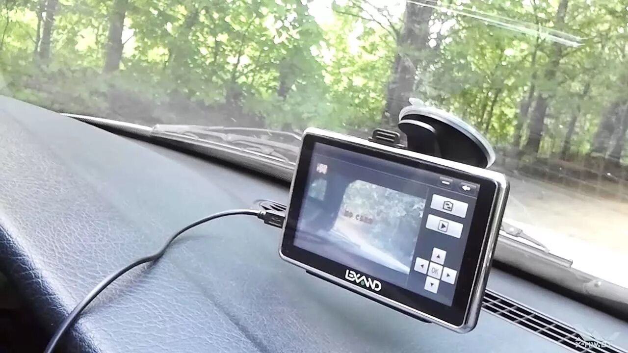 Навигатор авто как пользоваться. Навигатор lexand srv-5550 hd. машинка в навигаторе. крепление навигатора в автомобиле. крепление навигатора на панель.
