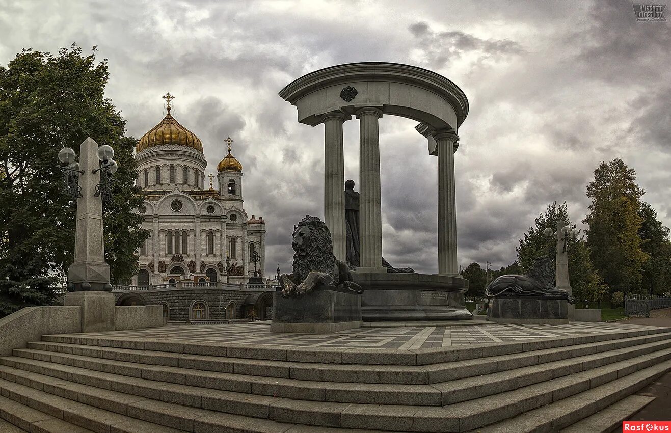 храм христа спасителя в москве панорама. храм христа спасителя патриотическая. возле храма христа спасителя. возле храма христа спасителя. пешеходный мост у храма христа спасителя.