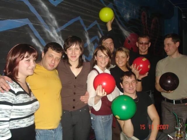 Звезды в боулинге. Боулинг рязань малина. Боулинг космик белая дача. Боулинг малоярославец. Боулинг вологда золотой ключик.