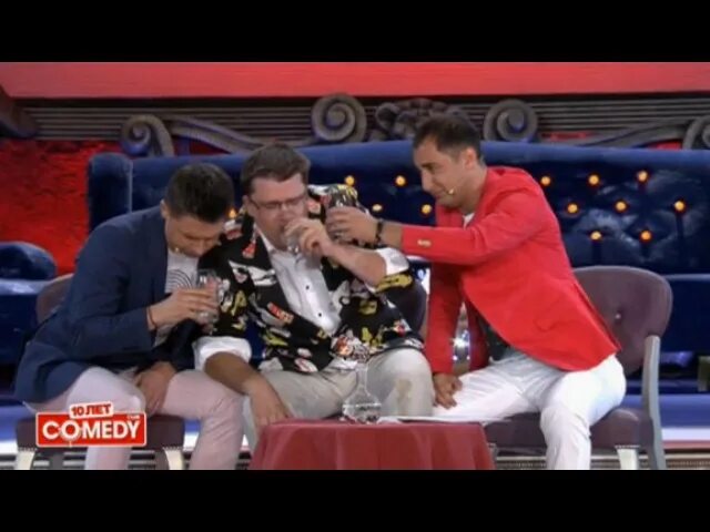 Харламов батрутдинов разговор. Камеди клаб гарик харламов. гарик харламов демис карибидис comedy club 2013. comedy club демис карибидис. харламов батрутдинов карибидис.