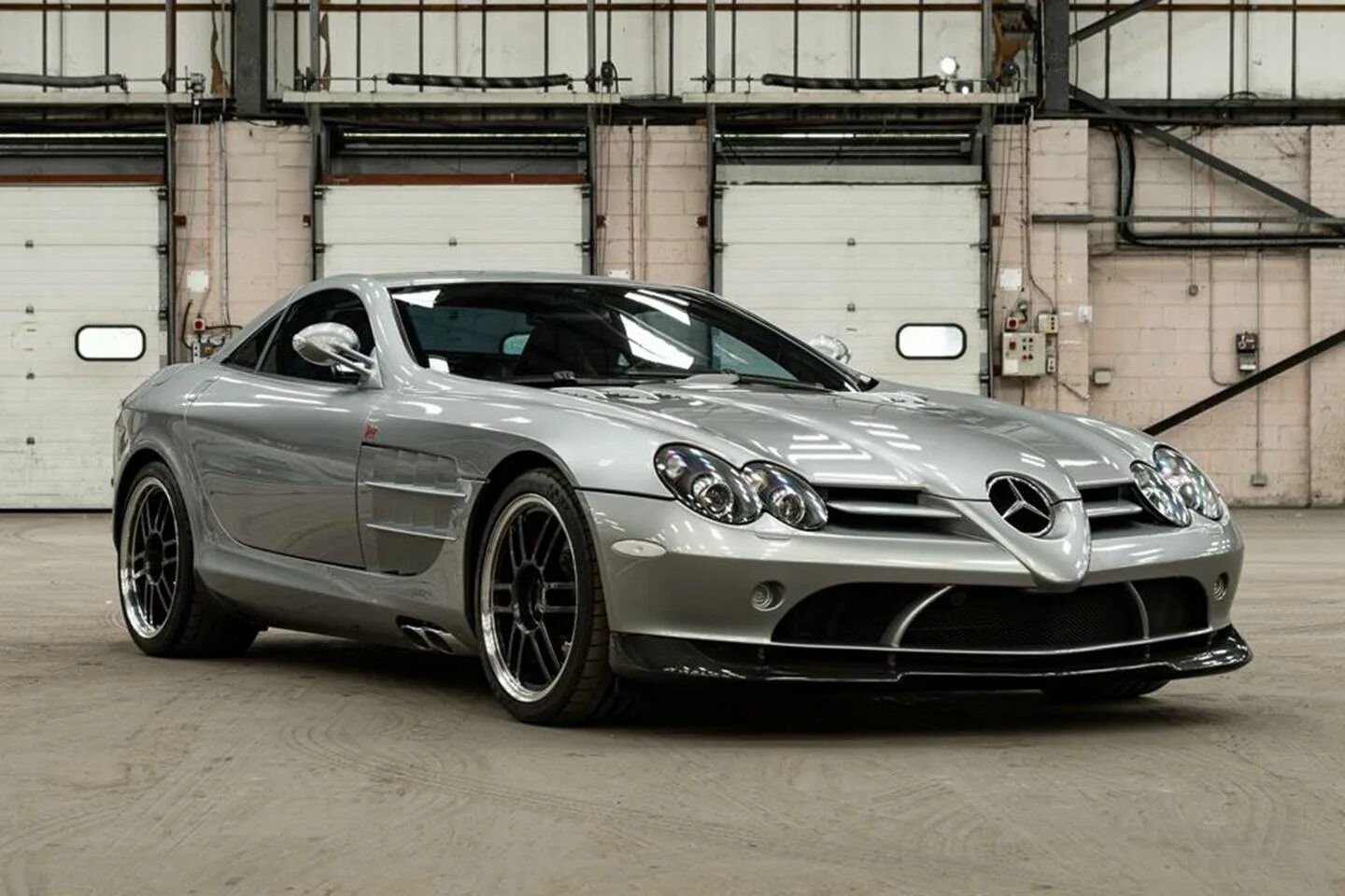 Mercedes benz amg mclaren slr. Mercedes-benz slr mclaren. Mercedes benz slr mclaren 2005. Slr mclaren характеристики. Мерседес слр макларен.