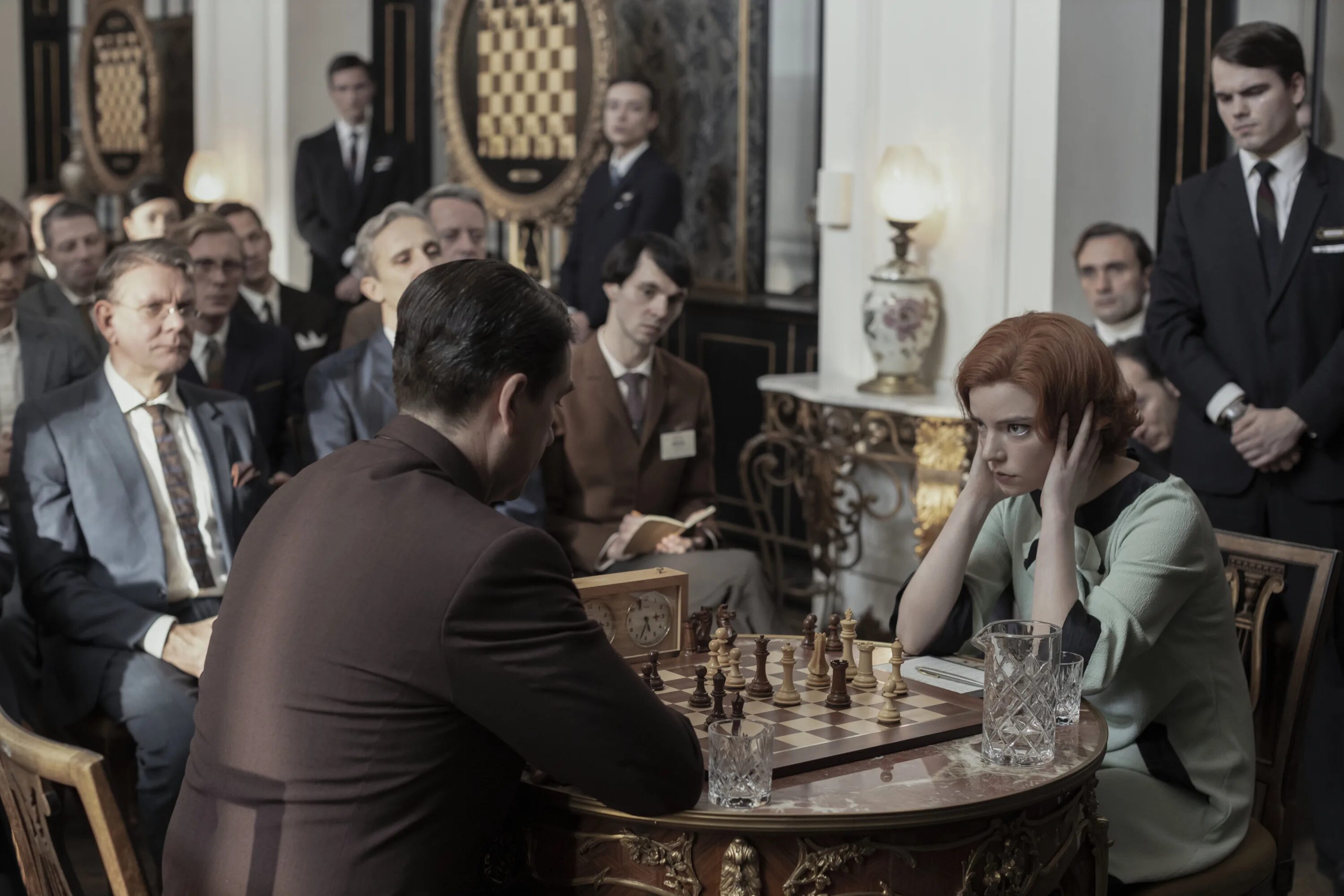 Ход королевы хорошее качество. Сериал про шахматы ход королевы. Фильм ход королевы. Ход королевы сериал Нетфликс. Королева гамбит 2020 сериала.