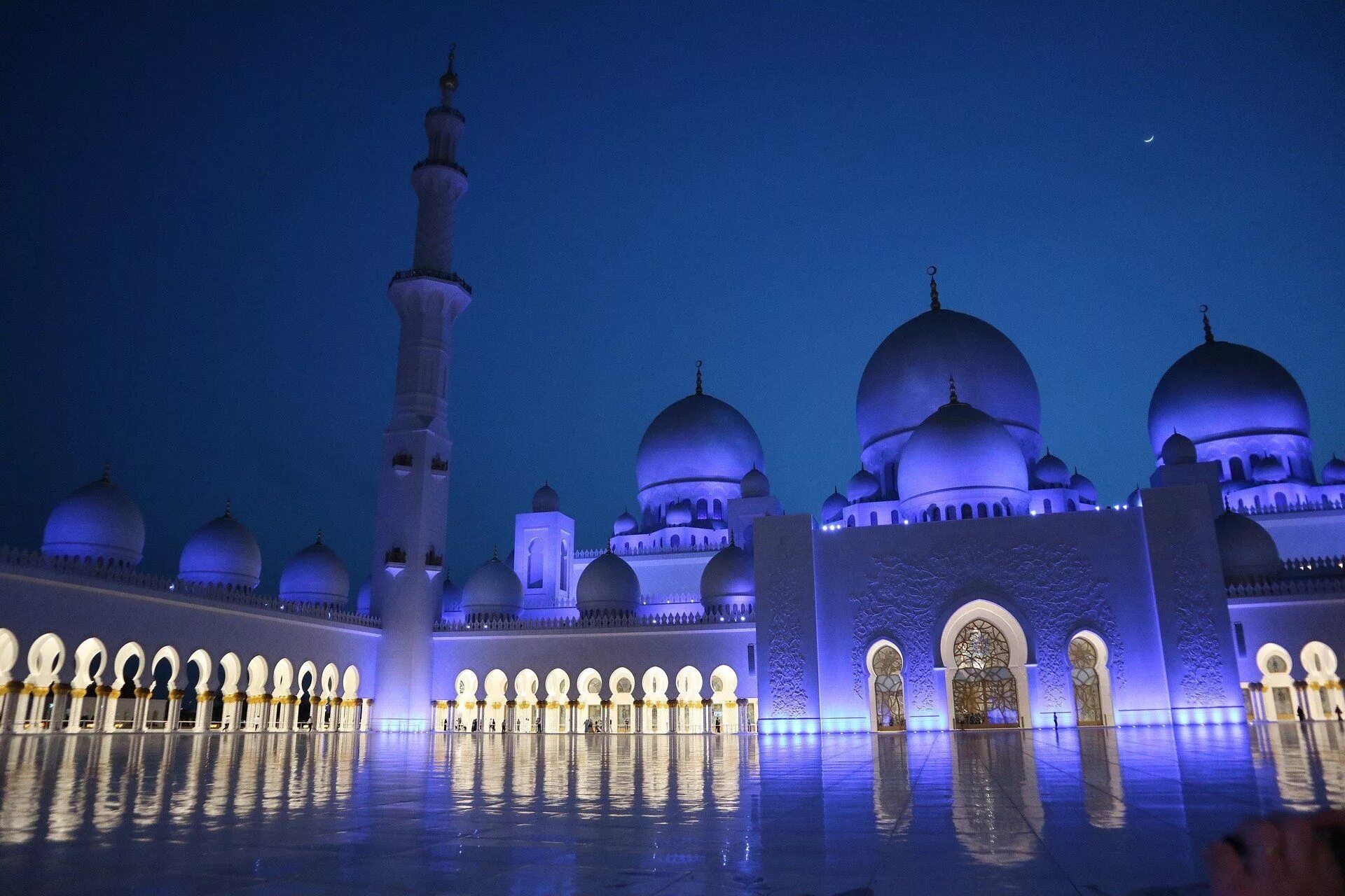 Ураза айт. Мечеть шейха Зайда Абу-Даби. Мечеть в Абу Даби Рамадан. Мечеть шейха Зайда в Абу-Даби Курбан байрам. Мечеть шейха Лотфоллы.