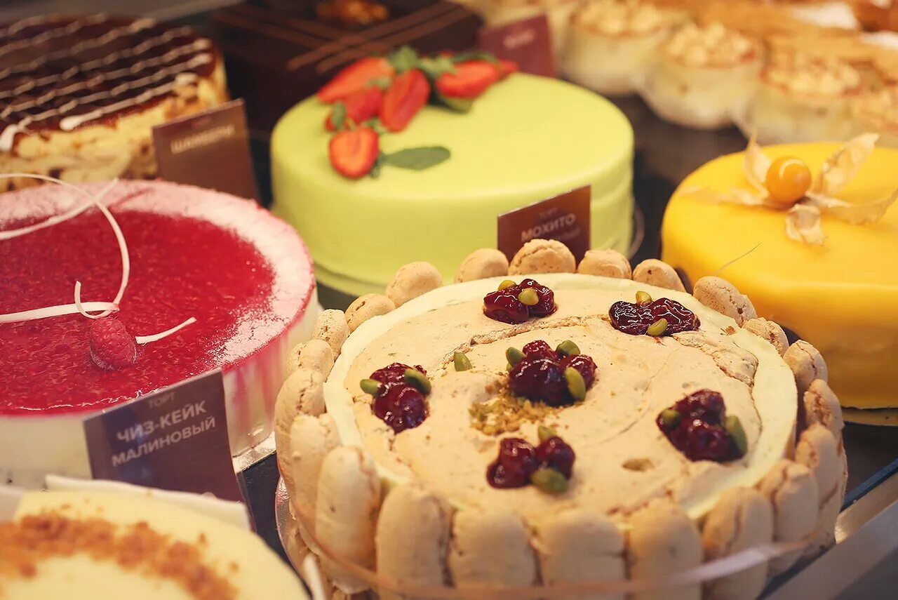 Торт. Тортик нн нижний новгород мещера. Торты и пирожные татьяны николаевой. Кондитерская выпечка. Питерский фирменный торт.