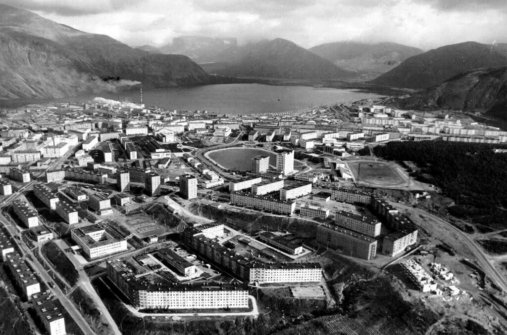 Кировск мурманская область 1929. Краеведческий музей кировск мурманская область. Город хибиногорск мурманская область. Тиетта апатиты. Кировск мурманская область 30 годы.