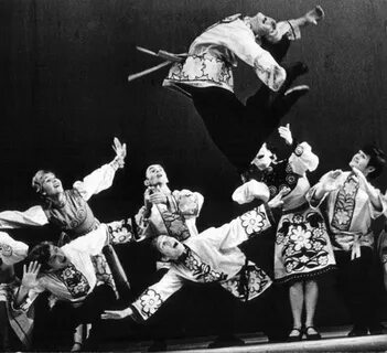 Русский танец с быстрой сменой фигур