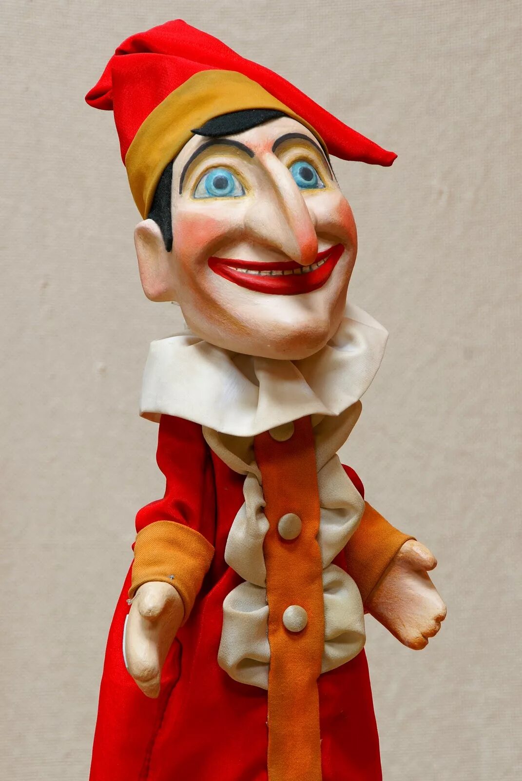 Петрушка уксусов. Кукла петрушка нхп. Петр петрович уксусов петрушка. Перчаточная кукла петр иванович уксусов. Театр петрушки папьемашенники.