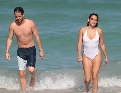 Natalie Martinez: Shows off her bikini body on the beach in Miami Beach - F...