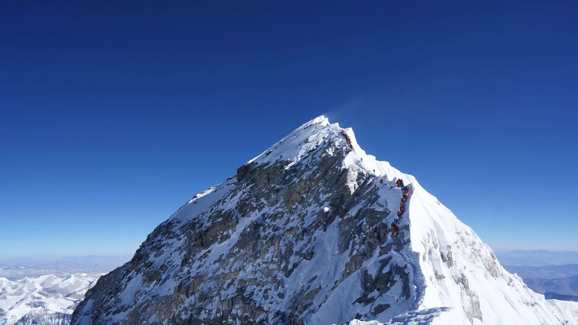 Укажите самую высокую горную вершину. 8848 Метров Эверест. Гора Джомолунгма. Эверест высокая гора. Самая высокая гора в мире Джомолунгма высота.