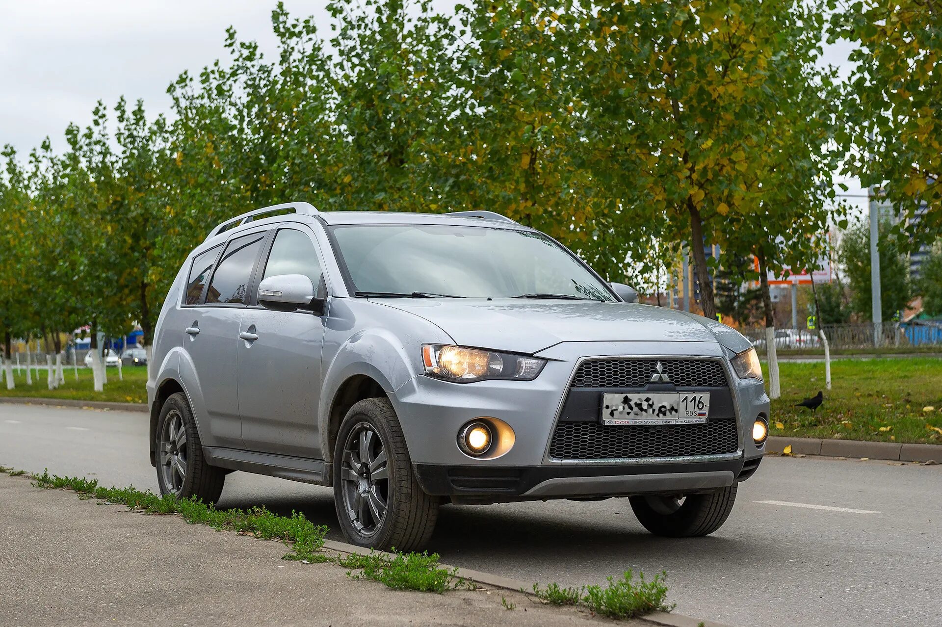 Мицубиси аутлендер хл 2010. Аутлендер XL 2010. Mitsubishi Outlander 2010. Mitsubishi Outlander XL 2.0. Митсубиси Аутлендер ХЛ 2010.