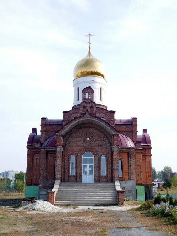 Поселок поволжский. Поселок Поволжский Самарская область. Храм Архангела Михаила (Тольятти). Церковь Михаила Архангела Тольятти. Поволжский Тольятти.